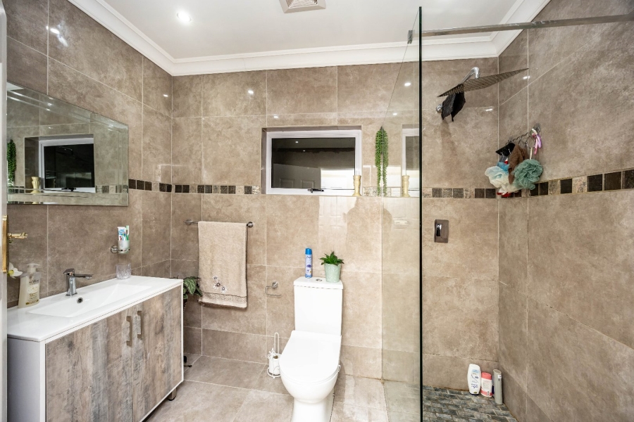 3 Bedroom Property for Sale in Sunnyridge Eastern Cape